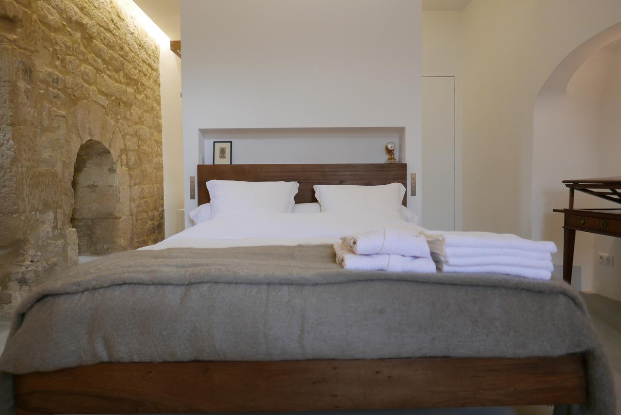 Bed and breakfast Tour Sarrazine de Montaren Extérieur photo