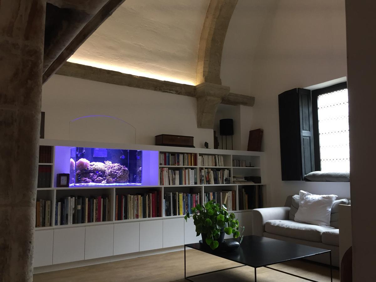 Bed and breakfast Tour Sarrazine de Montaren Extérieur photo