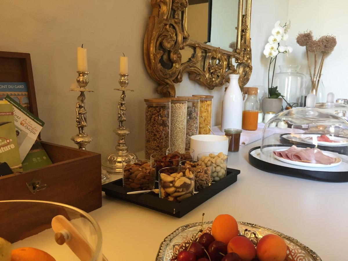 Bed and breakfast Tour Sarrazine de Montaren Extérieur photo