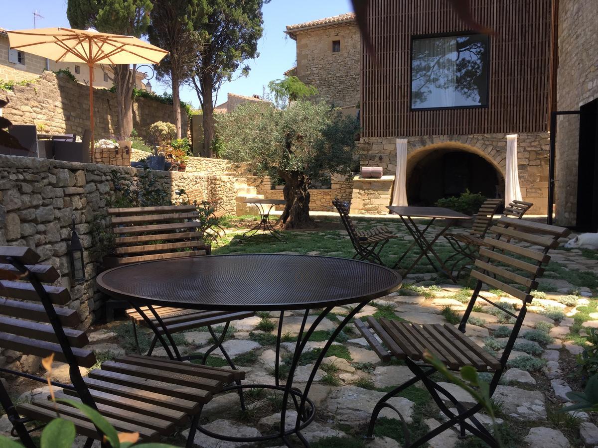 Bed and breakfast Tour Sarrazine de Montaren Extérieur photo
