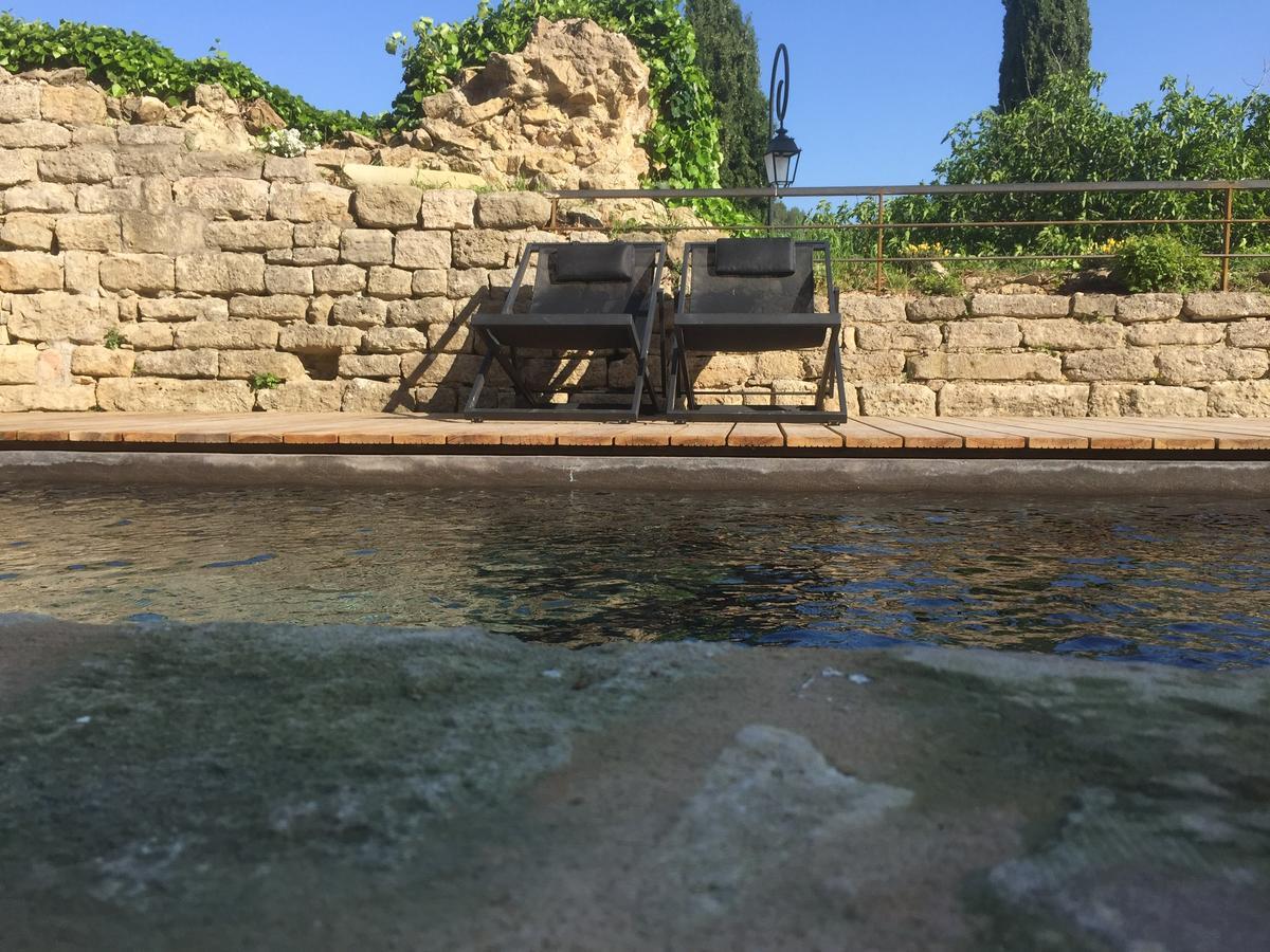 Bed and breakfast Tour Sarrazine de Montaren Extérieur photo