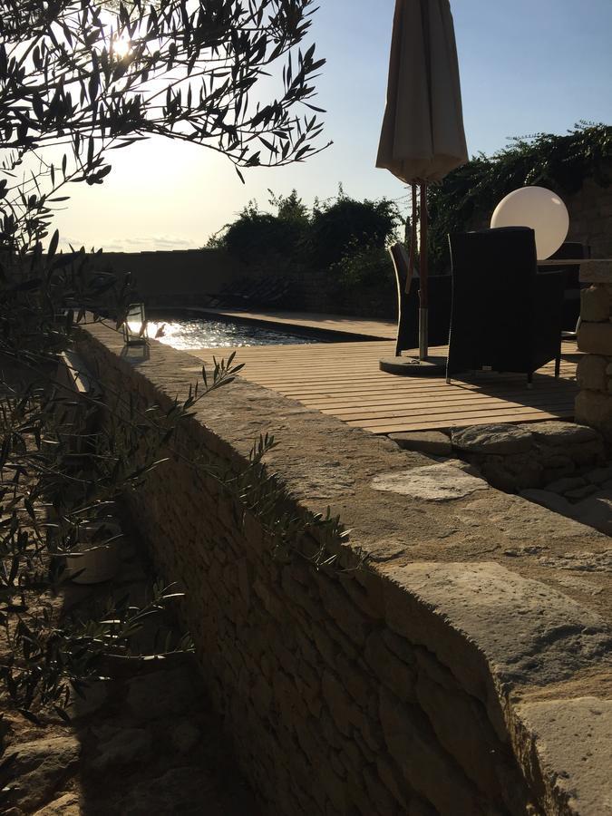 Bed and breakfast Tour Sarrazine de Montaren Extérieur photo