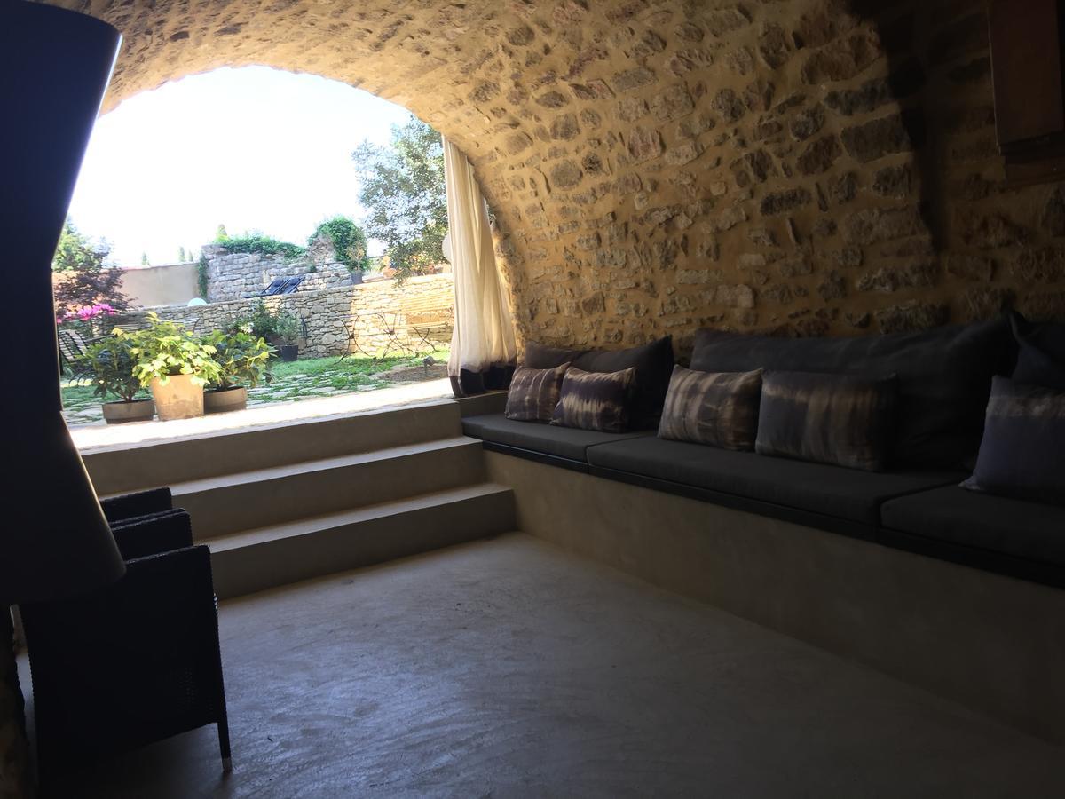 Bed and breakfast Tour Sarrazine de Montaren Extérieur photo