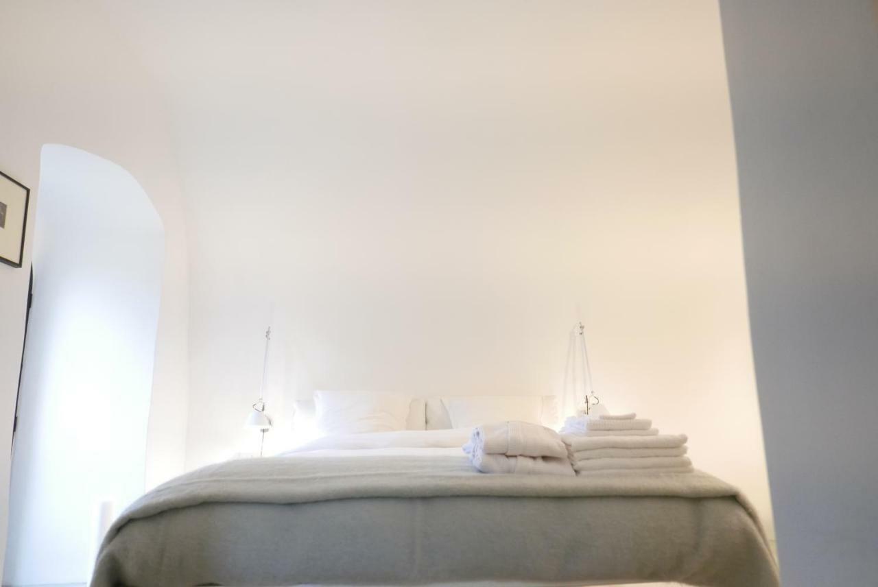 Bed and breakfast Tour Sarrazine de Montaren Extérieur photo