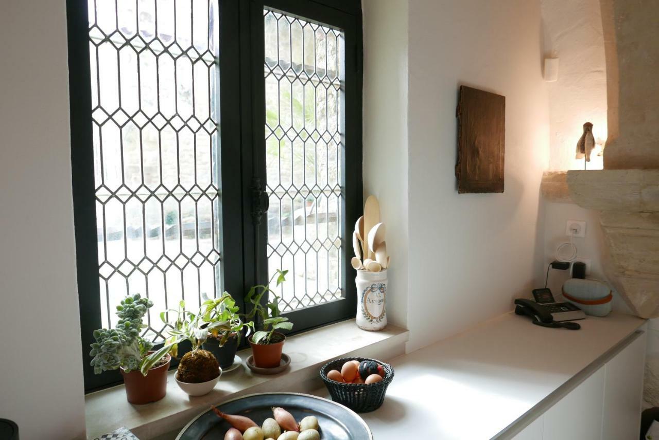 Bed and breakfast Tour Sarrazine de Montaren Extérieur photo
