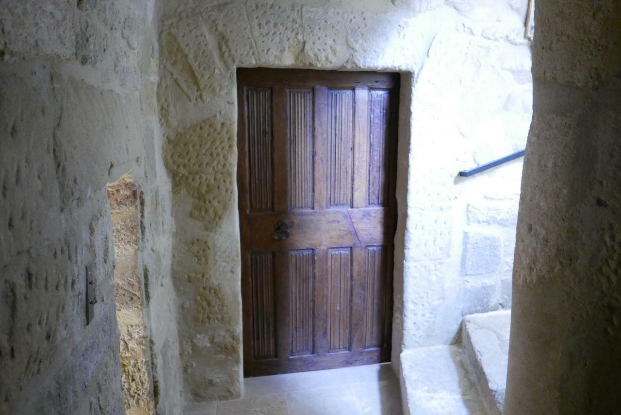 Bed and breakfast Tour Sarrazine de Montaren Extérieur photo
